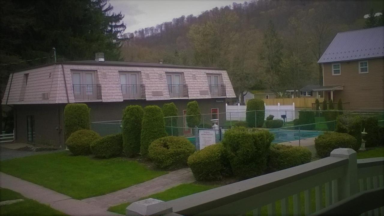 雪绒花滑雪小屋旅馆 埃利科特维尔 外观 照片