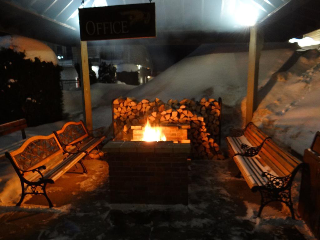 雪绒花滑雪小屋旅馆 埃利科特维尔 外观 照片